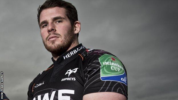 Ospreys prop Ryan Bevington