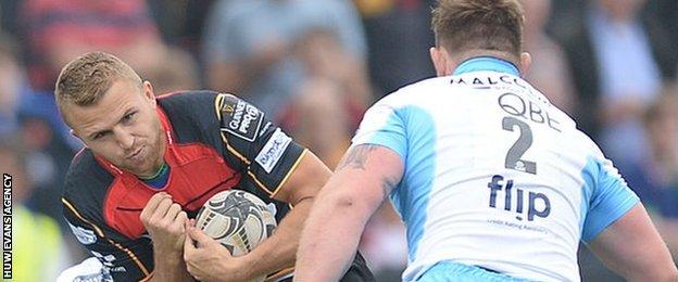 Tom Prydie takes on Glasgow