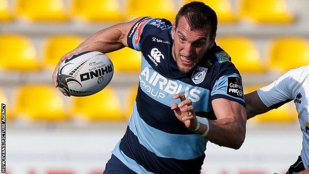 Cardiff Blues flanker Sam Warburton is the first player to hold a new dual contract