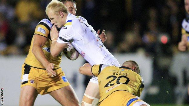 Super League: Castleford Tigers 23-14 Warrington Wolves - Home side hold  off comeback - BBC Sport