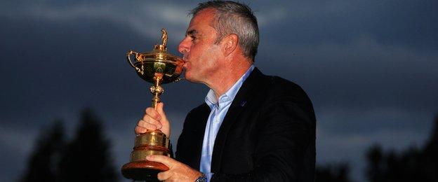Europe team captain Paul McGinley celebrates Europe retaining the Ryder Cup