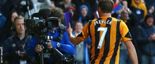 David Meyler plays up to the camera