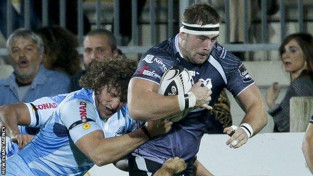 Morgan Allen drives on for Ospreys