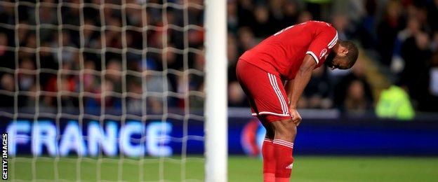 Ashley Williams went close for Wales Bosnia-Hercegovina, but headed Gareth Bale's free-kick over
