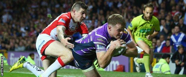 Joe Burgess scores for Wigan