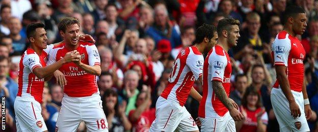 Alexis Sanchez celebrates his goal for Arsenal