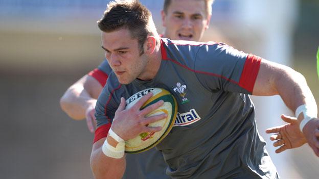 Dan Lydiate in Wales training