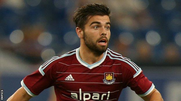 West Ham's Elliot Lee injured 95 minutes into Southend United loan - BBC  Sport