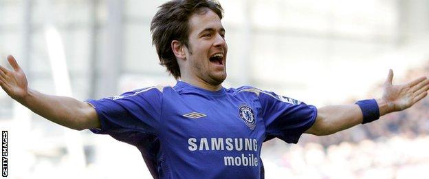 Joe Cole in Chelsea action