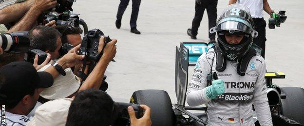 Nico Rosberg acknowledges the crowd