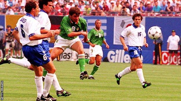 Ray Houghton scores against Italy