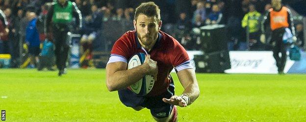 Tommy Seymour dives over for Scotland's try