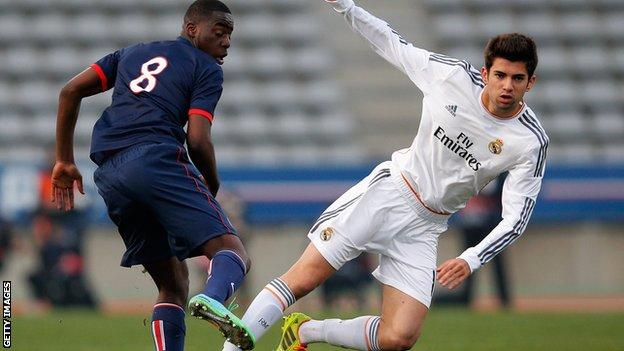 Zinedine Zidane's son Enzo, 19, makes Real Madrid B debut ...