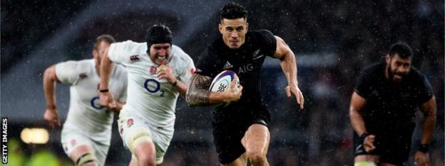 Sonny Bill Williams on the attack for New Zealand against England