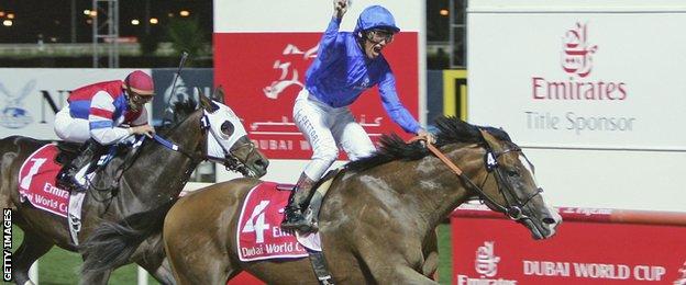 Frankie Dettori rides Electrocutionist to victory in the Dubai World Cup in 2006