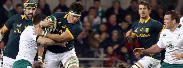 Marcell Coetzee on the attack for South Africa in the 29-15 defeat against Ireland in November 2014