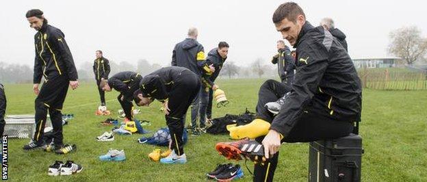 Dortmund train in Regent's Park