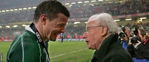 Brian O'Driscoll is congratulated by Jack Kyle after Ireland clinched the 2009 Grand Slam in Cardiff