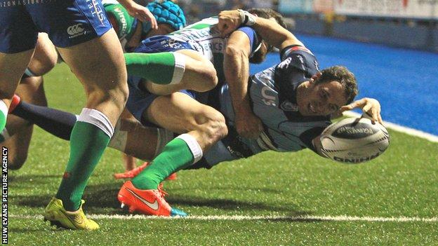 Joaquin Tuculet scores for the Blues