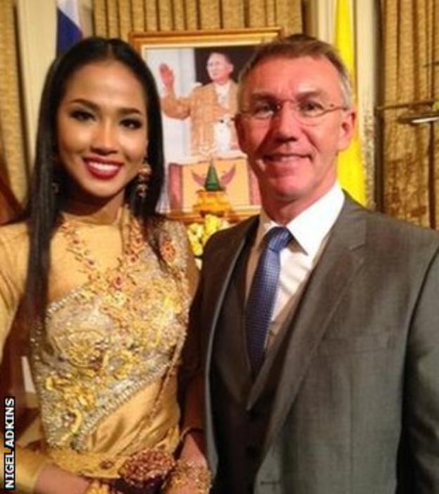 Reading manager Nigel Adkins (right) with Miss Thailand