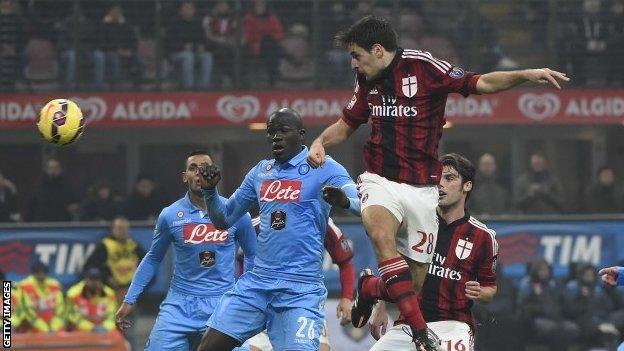 Giacomo Bonaventura scores