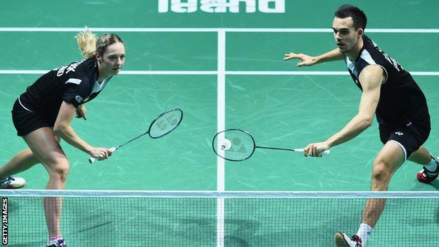 World Superseries Finals Chris And Gabby Adcock Into Semis Bbc Sport 