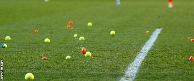 Blackpool fans protest with tennis balls
