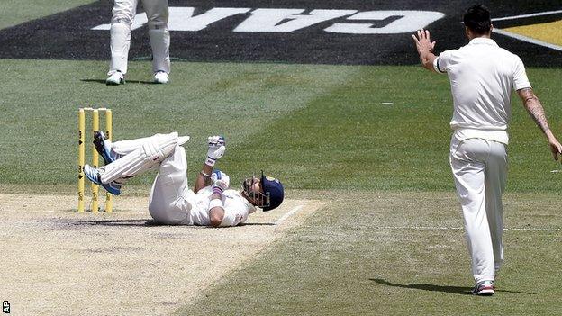 India batsman Virat Kohli struck by paceman Mitchell Johnson