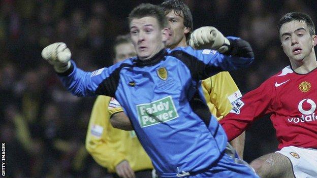 Saul Deeney playing for Burton Albion against Manchester United in 2006