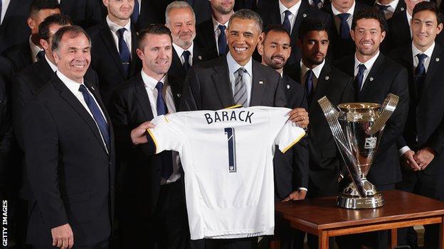 Robbie Keane (second from left) and Barack Obama (centre)