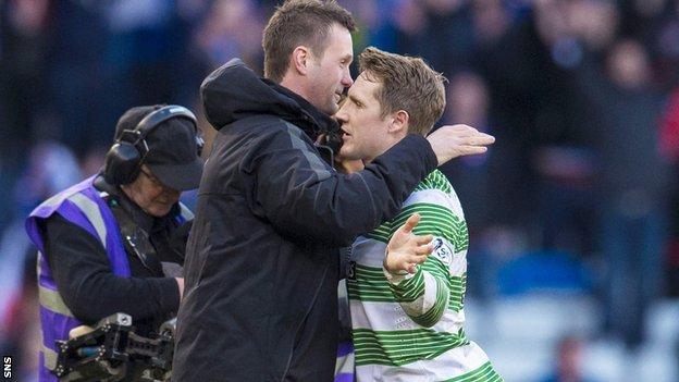 Celtic manager Ronny Deila embraces Kris Commons after the win against Rangers