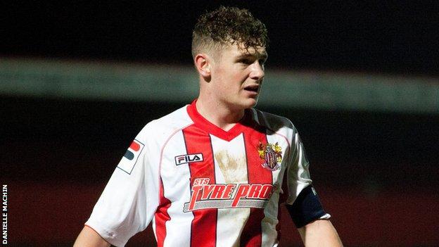 Ben Kennedy: Stevenage midfielder signs professional deal - BBC Sport