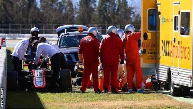 Fernando Alonso: McLaren driver concussed after crash - BBC Sport