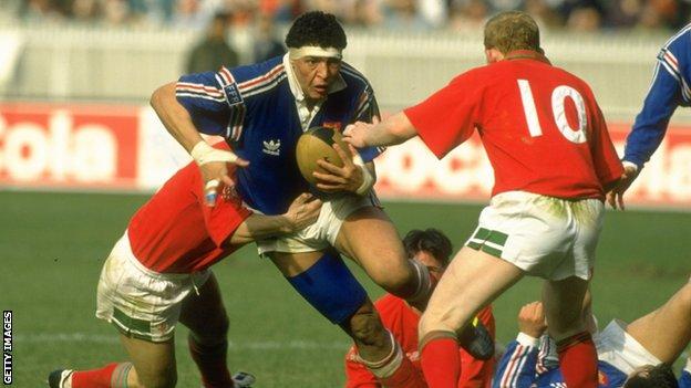 Abdelatif Benazzi on the attack for France against Wales in Paris in 1993