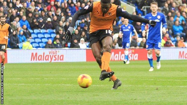 Bakary Sako puts Wolves 1-0 up against Cardiff