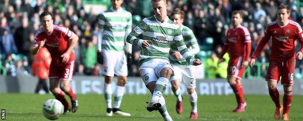Leigh Griffiths scores