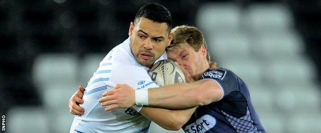 Leinster's Ben Te'o is tackled by Ospreys player Jonathan Spratt in last weekend's Pro12 game