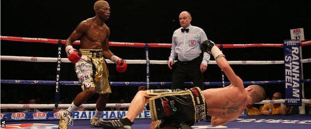 Paul Butler knocked down by Zolani Tete