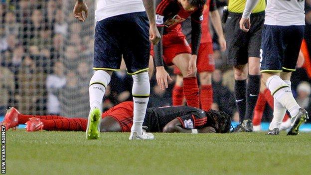 Swansea striker Bafetimbi Gomis has a history of fainting during his time playing for Lyon in France