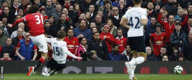 Marouane Fellaini runs through to put Manchester United ahead against Tottenham