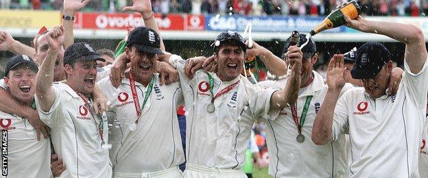 England players celebrate their 2005 Ashes victory over Australia