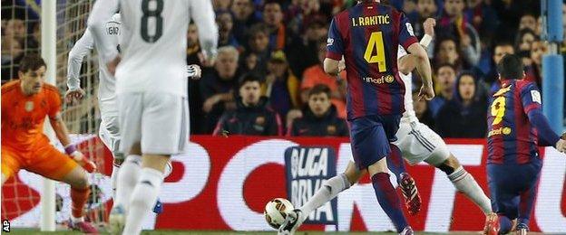 Luis Suarez - Barcelona v Real Madrid