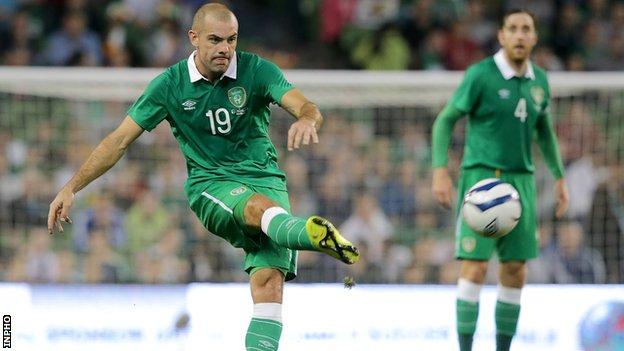 Darron Gibson is returning to Everton for further treatment