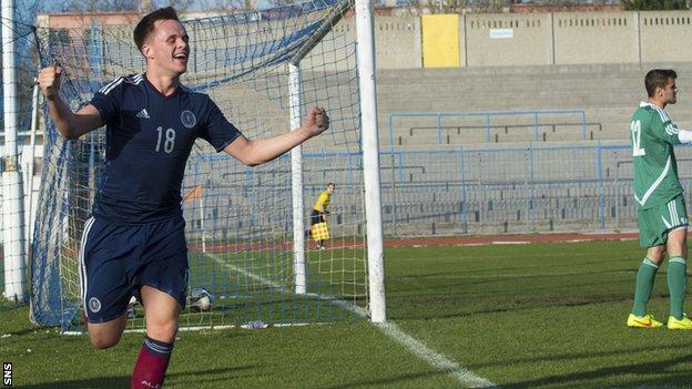 Scotland U21's Lawrence Shankland's late double gave Danny Lennon's men victory over Hungary