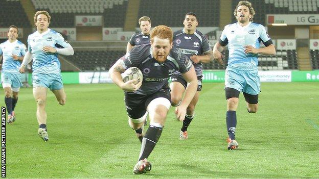 Dan Baker scores a try for Ospreys v Zebre