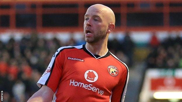 James O'Connor: Walsall will 'stick together', says Saddlers defender ...