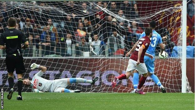 Miralem Pjanic scores