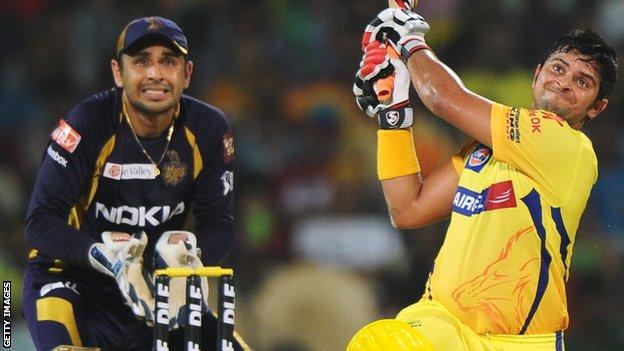 Suresh Raina strikes as Manvinder Bisla watches on
