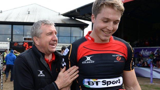 Newport Gwent Dragons director of rugby Lyn Jones (L) with centre Tyler Morgan (R)