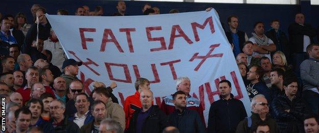 West Ham fans protest against Sam Allardyce
